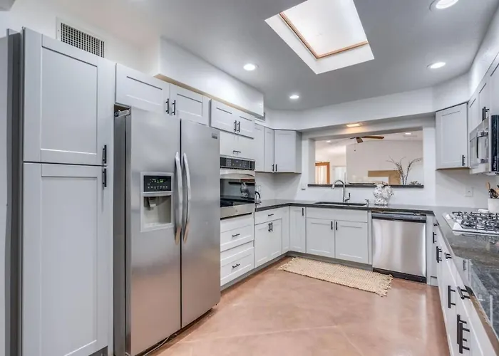 Holiday home Pool And Hot Tub, 5 Bedroom 3 Ba, Midtown, Game *