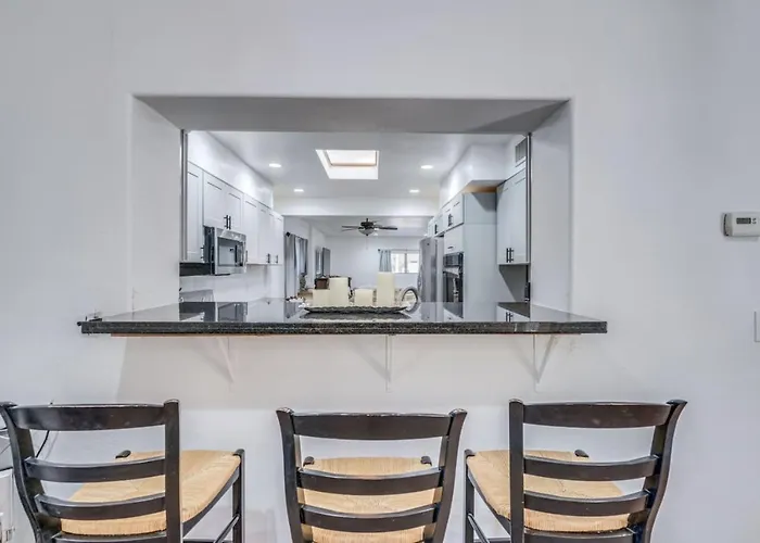 Pool And Hot Tub, 5 Bedroom 3 Ba, Midtown, Game Holiday home *