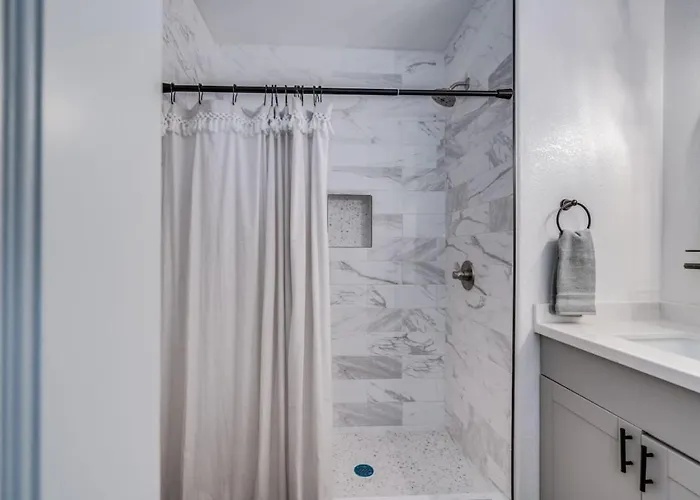 Pool And Hot Tub, 5 Bedroom 3 Ba, Midtown, Game