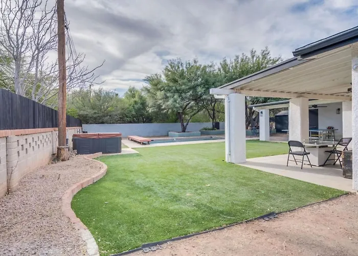 Holiday home Pool And Hot Tub, 5 Bedroom 3 Ba, Midtown, Game *